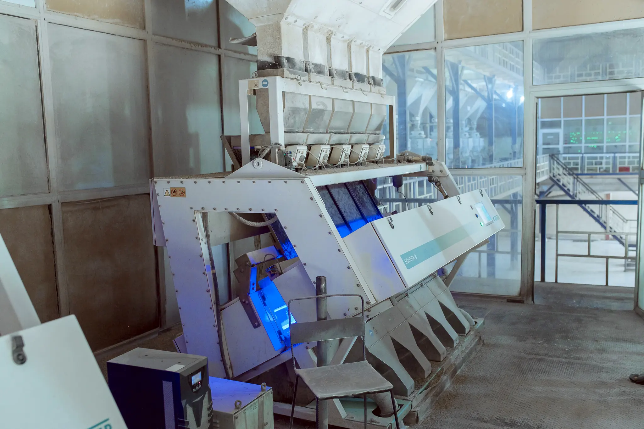 Optical colour sorter
